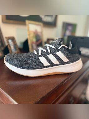 adidas Women’s Cloud Foam Pure - Size 10 - New w/tags and box.